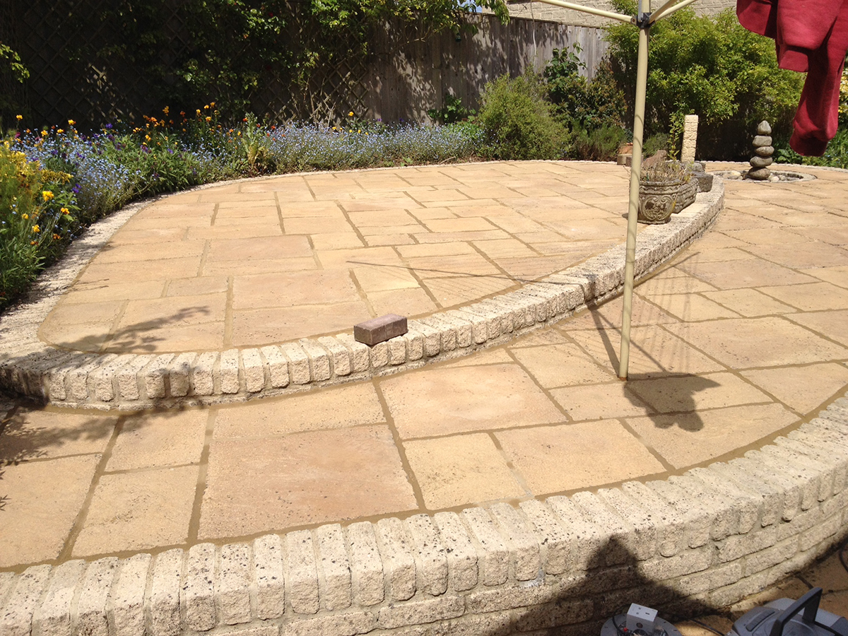Jetwash driveway in Wiltshire